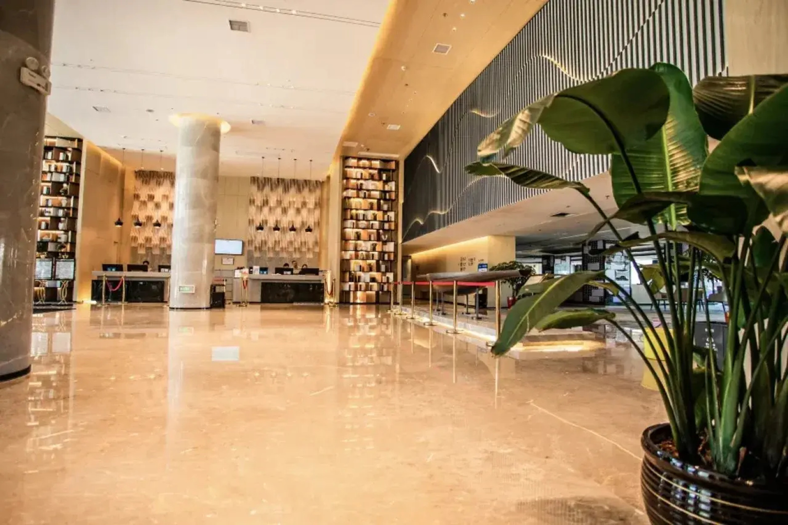 Gloria Grand Hotel Yong shun
