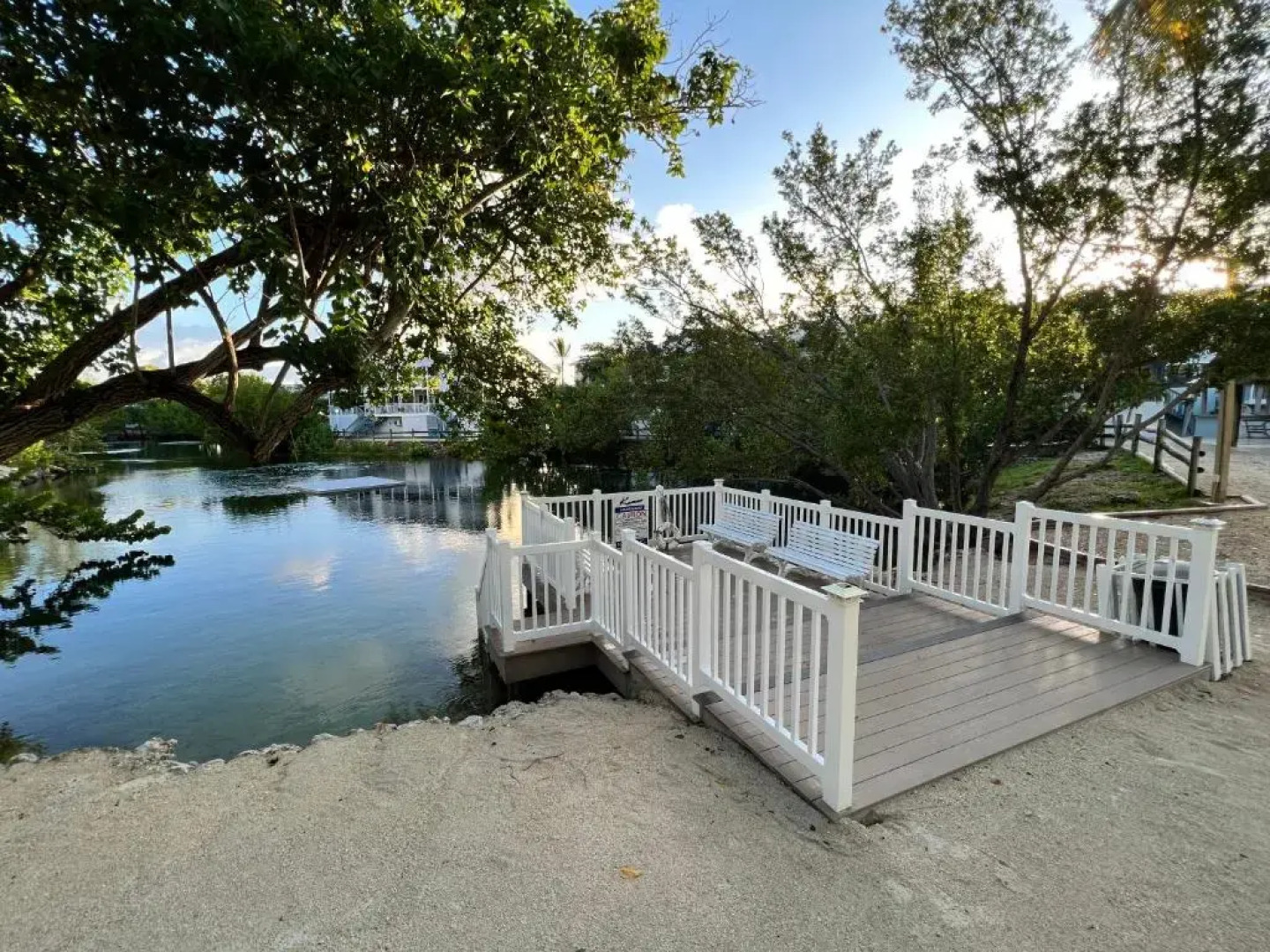 C-VOTED REMODELED UNIT! KAYAKs, MARINA,