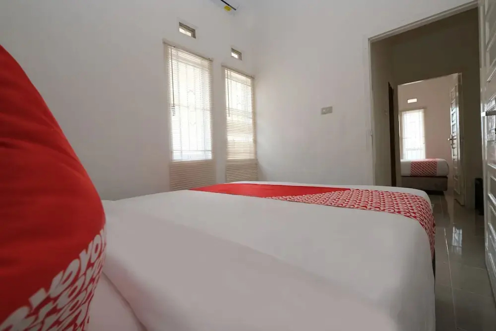 OYO 2551 Dewi Residence 2