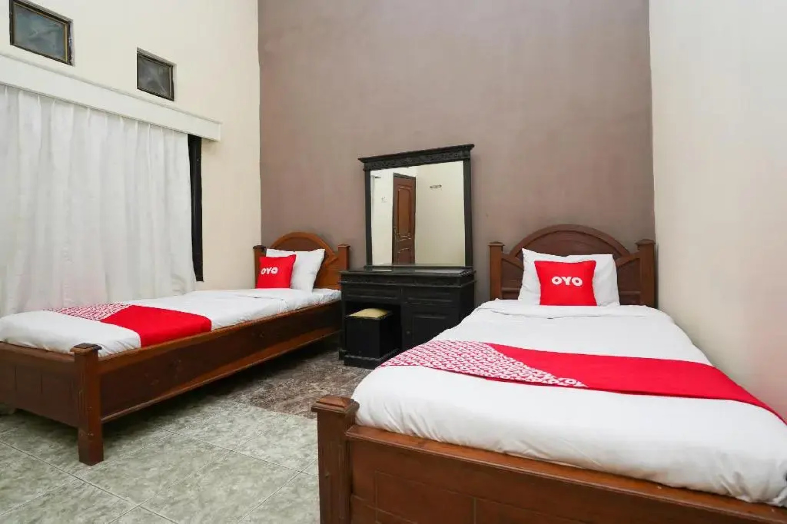 OYO 2715 Hotel Madinah Syariah