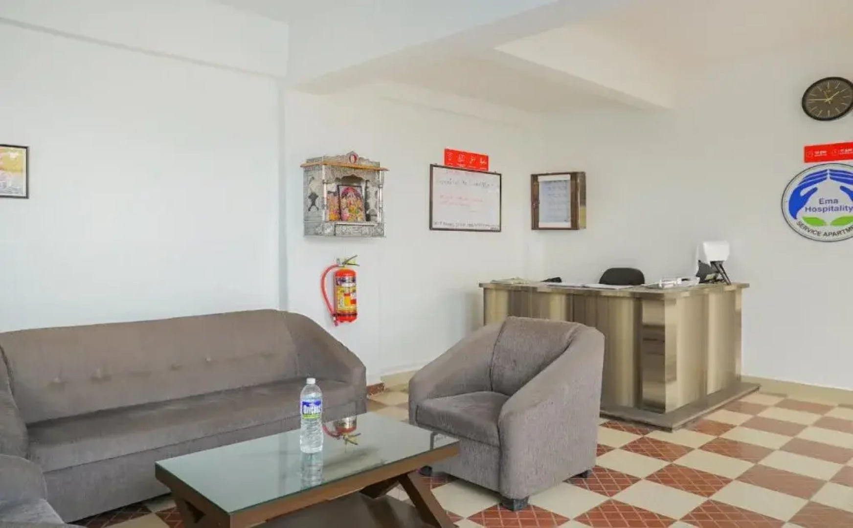 OYO Flagship 16053 Ema Happy Stay