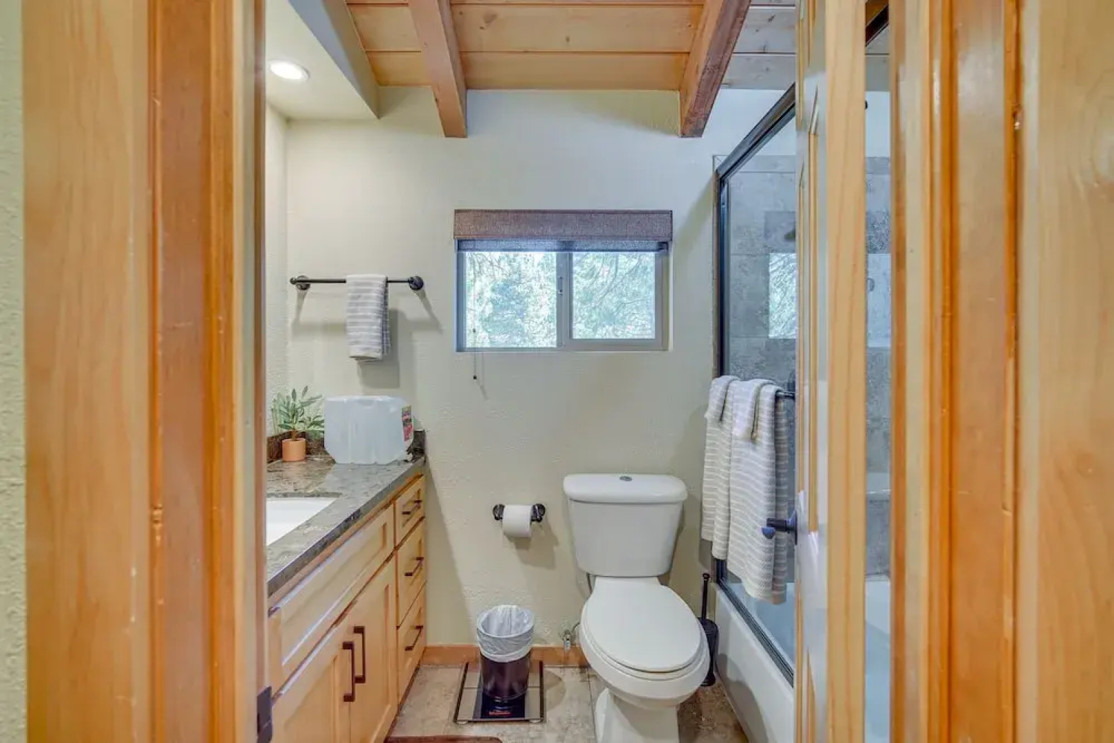 Serene Cabin Rental Near Lake Arrowhead Village!