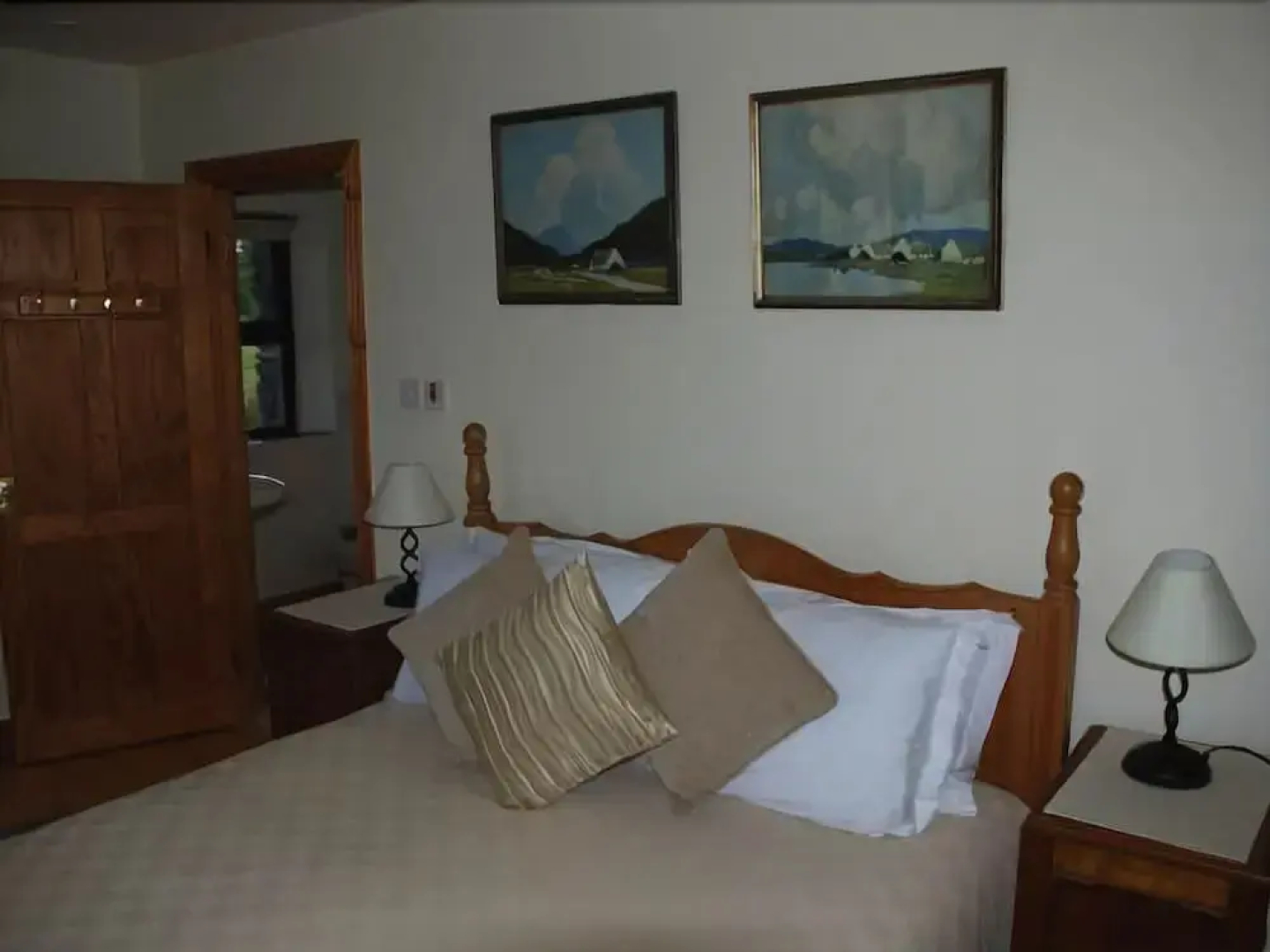 Carbery Cottage Guest Lodge