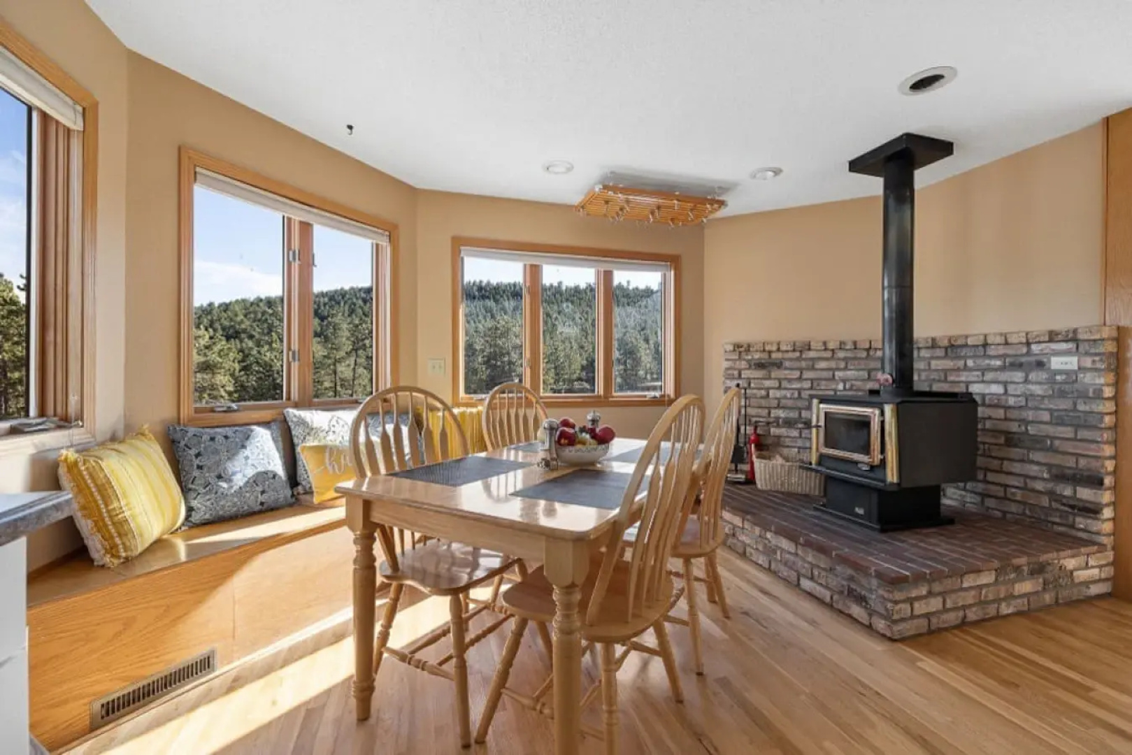 Peaceful Pines 5 BR Home with Hot Tub!