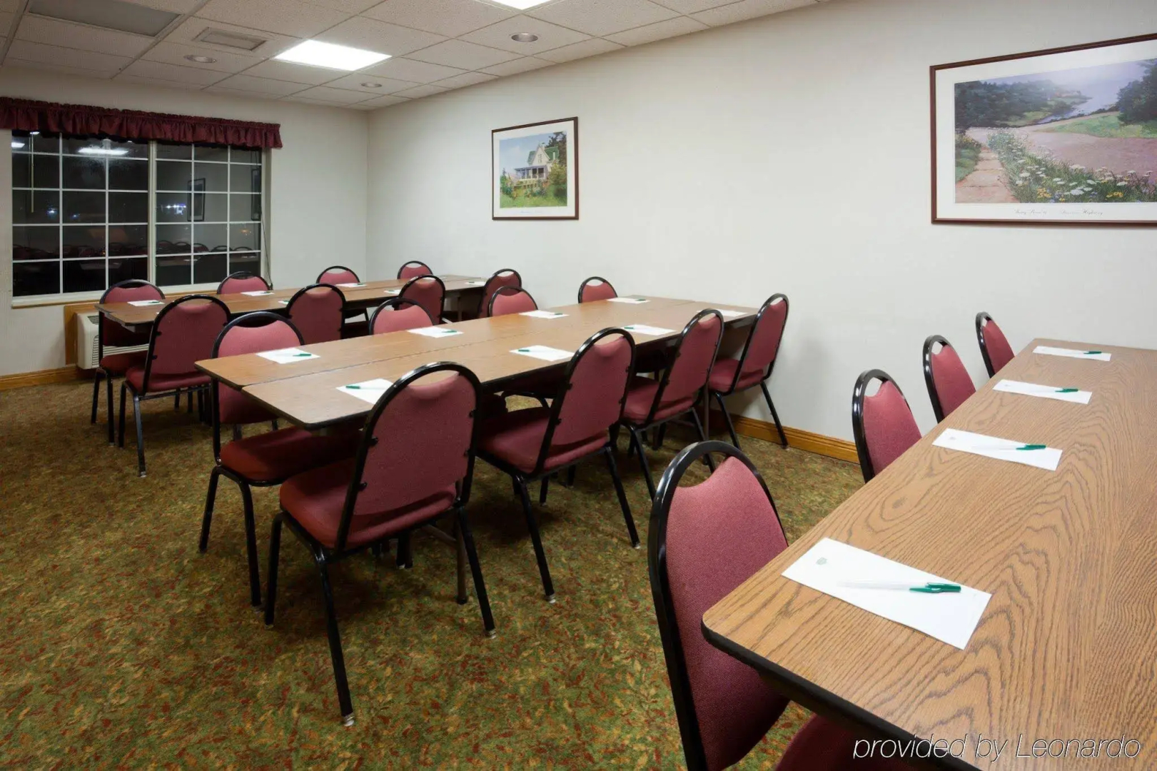 Country Inn & Suites by Radisson, St. Cloud West, MN