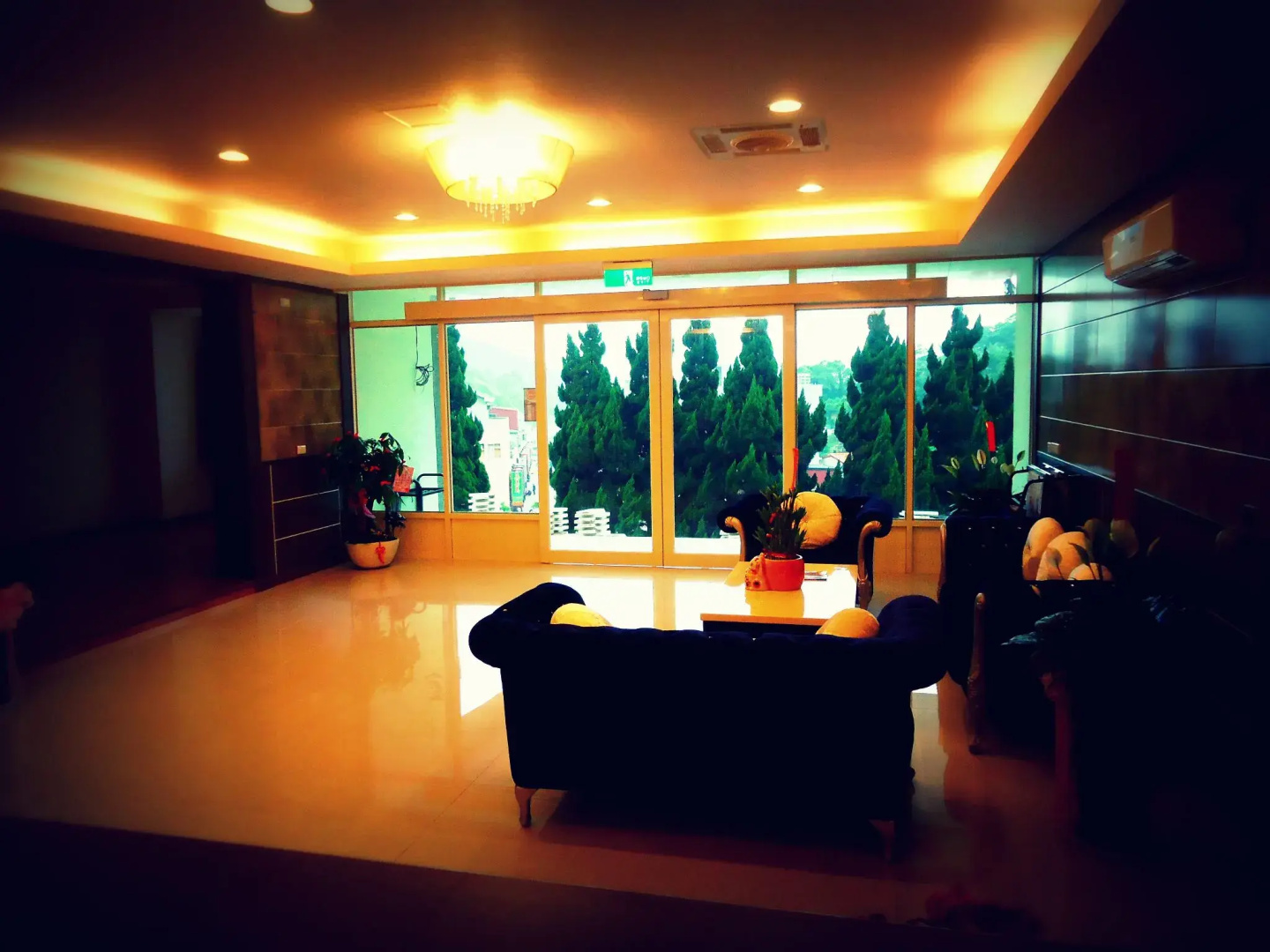 Travel Hero House