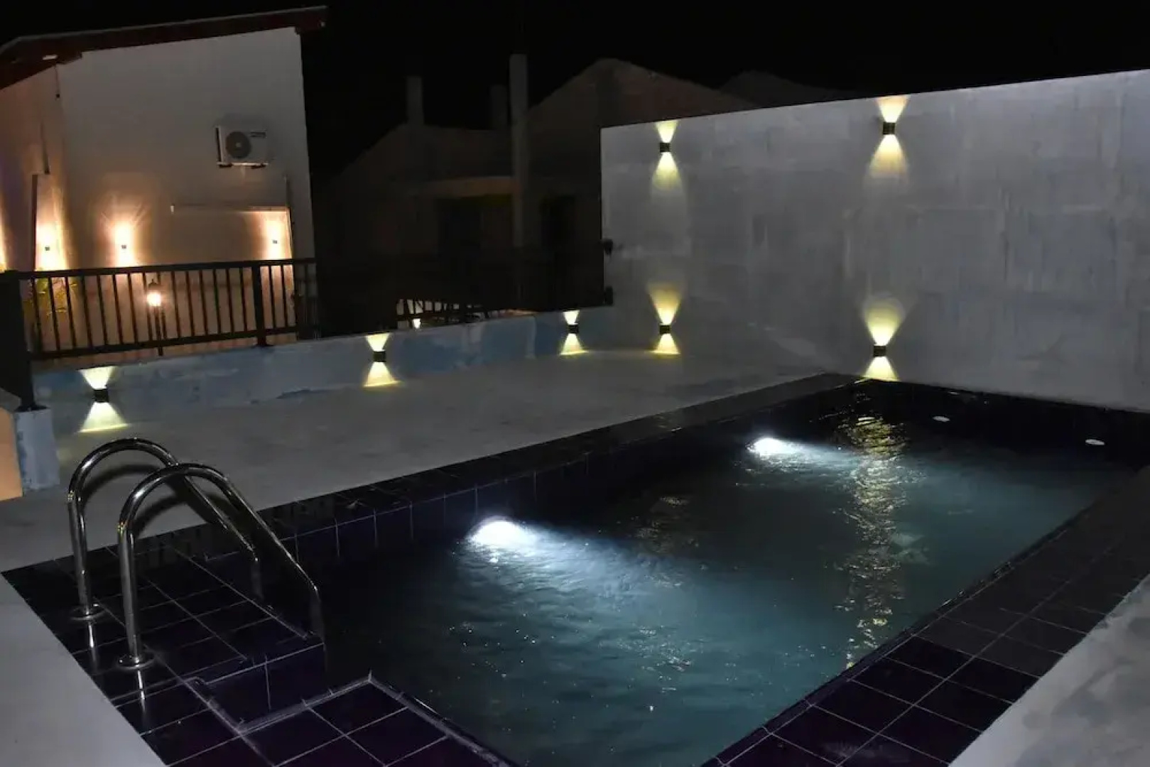 Aurora Four Seasons Villa & Spa