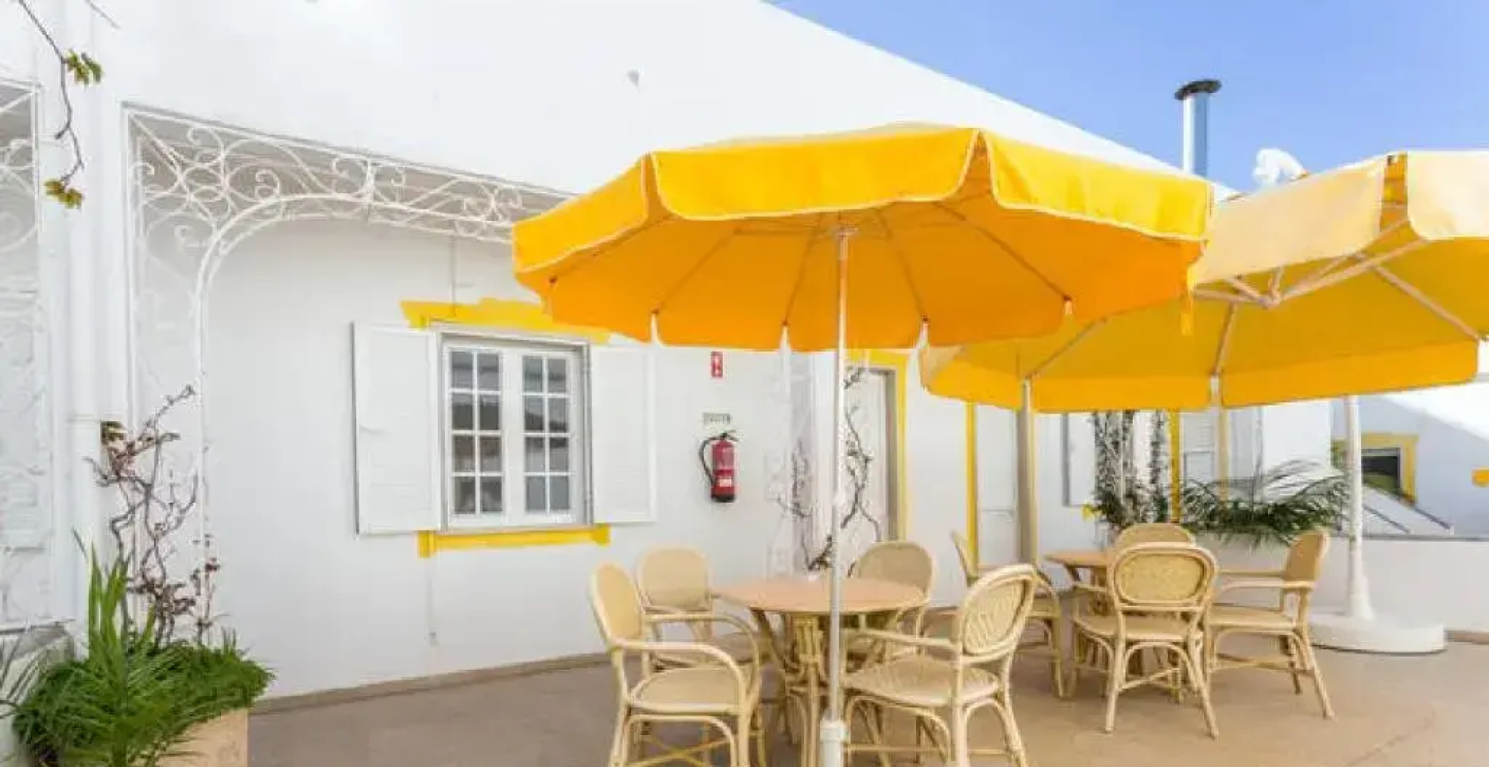 Residencial Miramar by Portugalferias