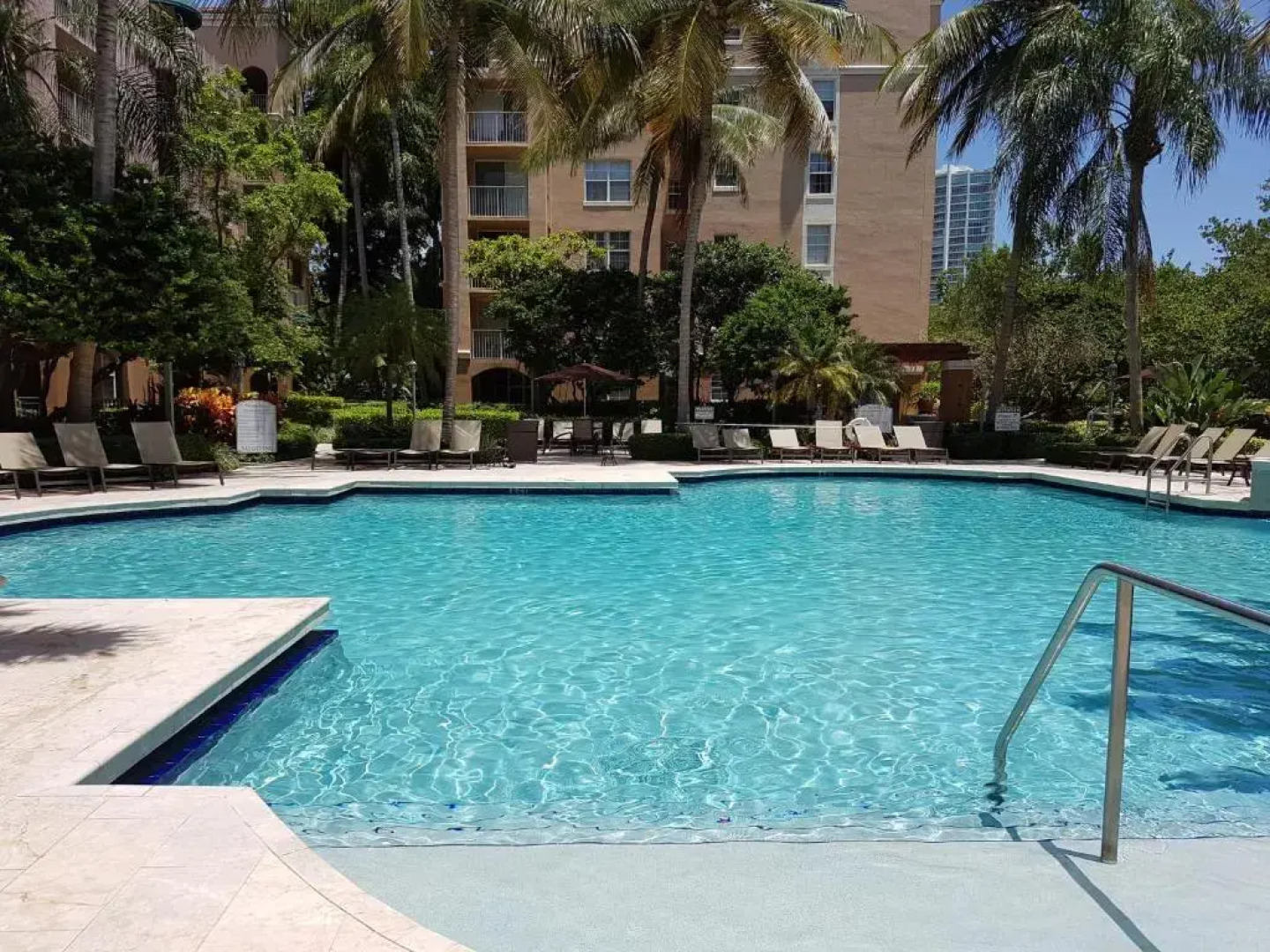 Uhost AI 3BR Condo Stunning Water Views