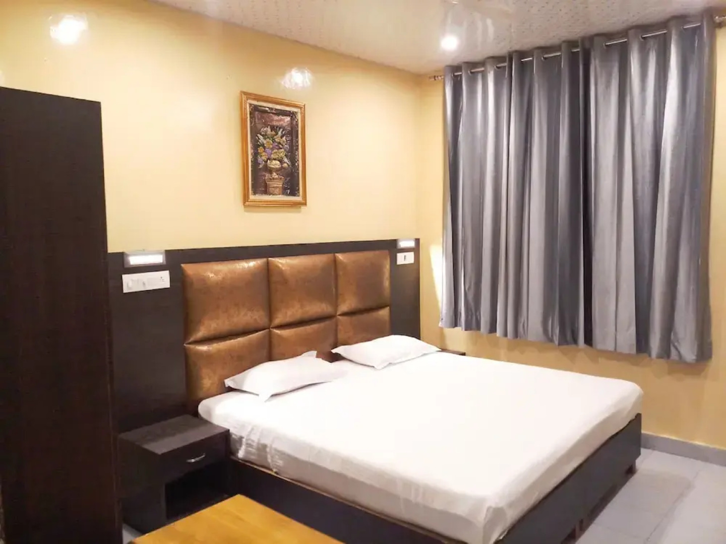 Pops Hotel and Restaurant