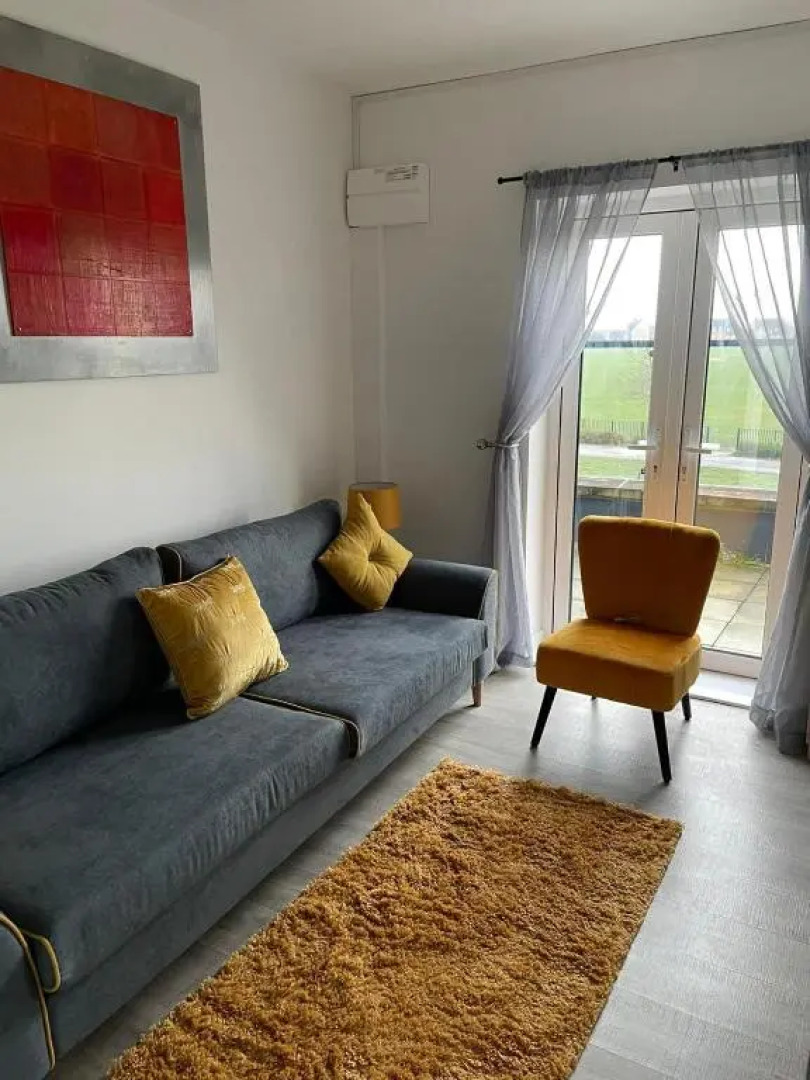 2 Bed-sleeps 7-free Parking-balcony