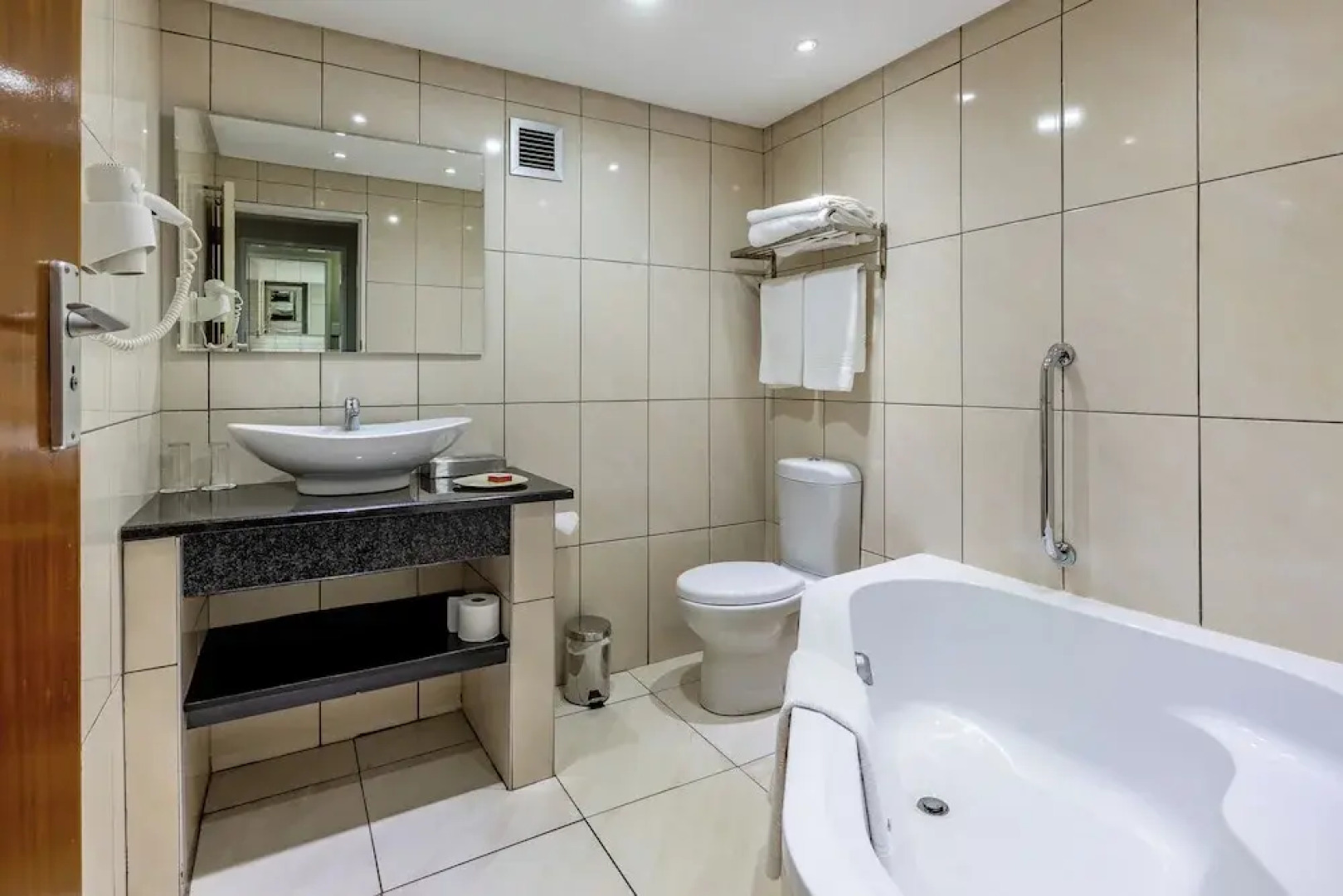 African Sky Hotels - Newcastle Inn