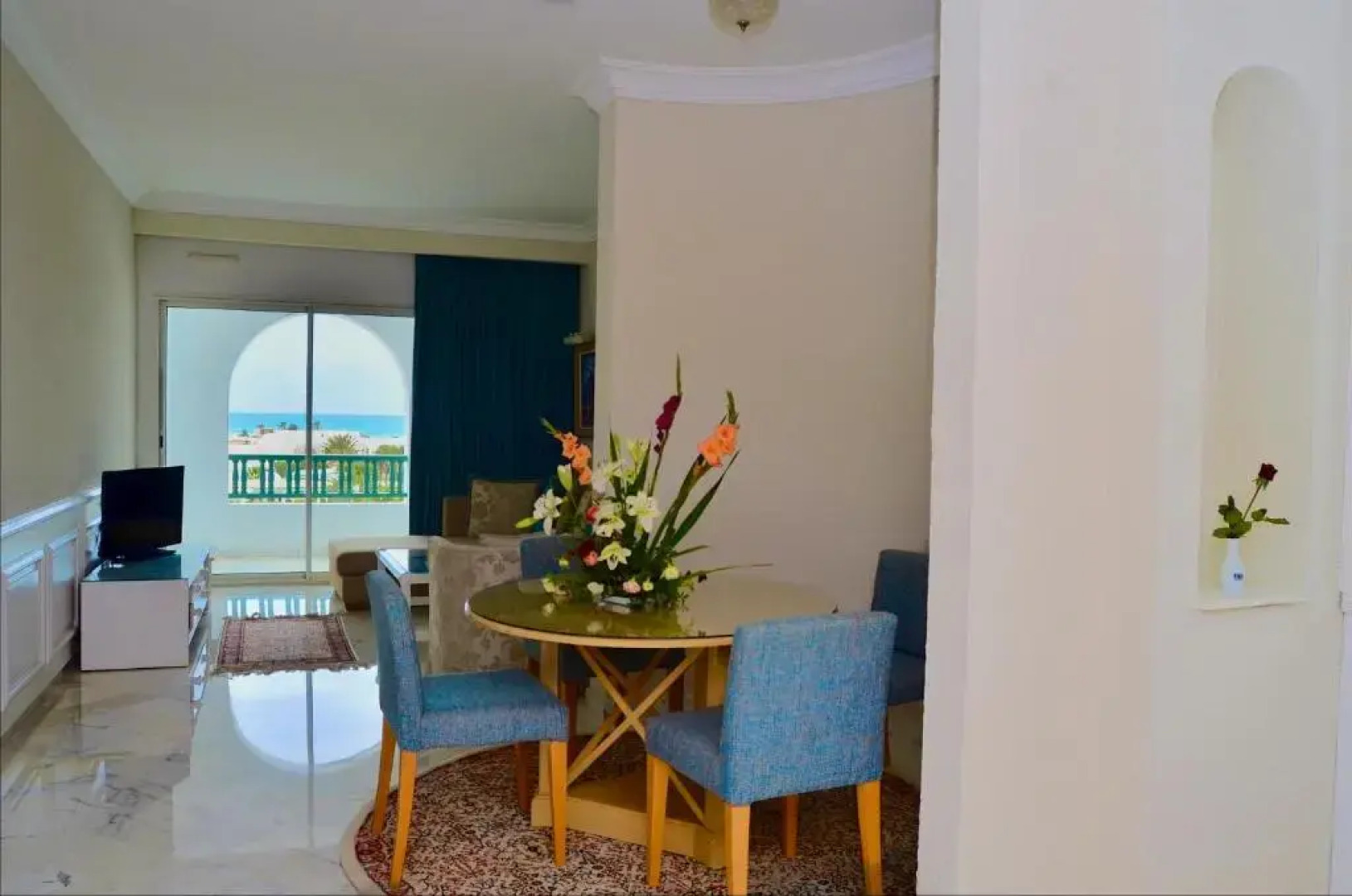 Royal Garden Palace (Families and Couples)