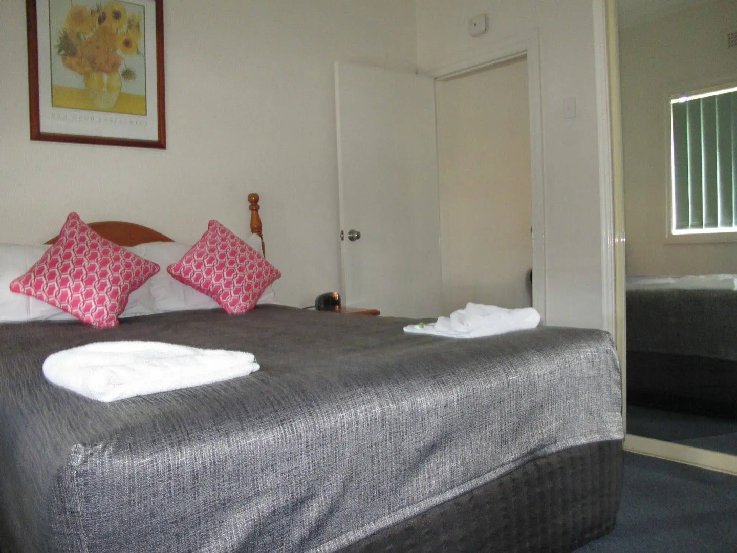 Hampton Court Apartments