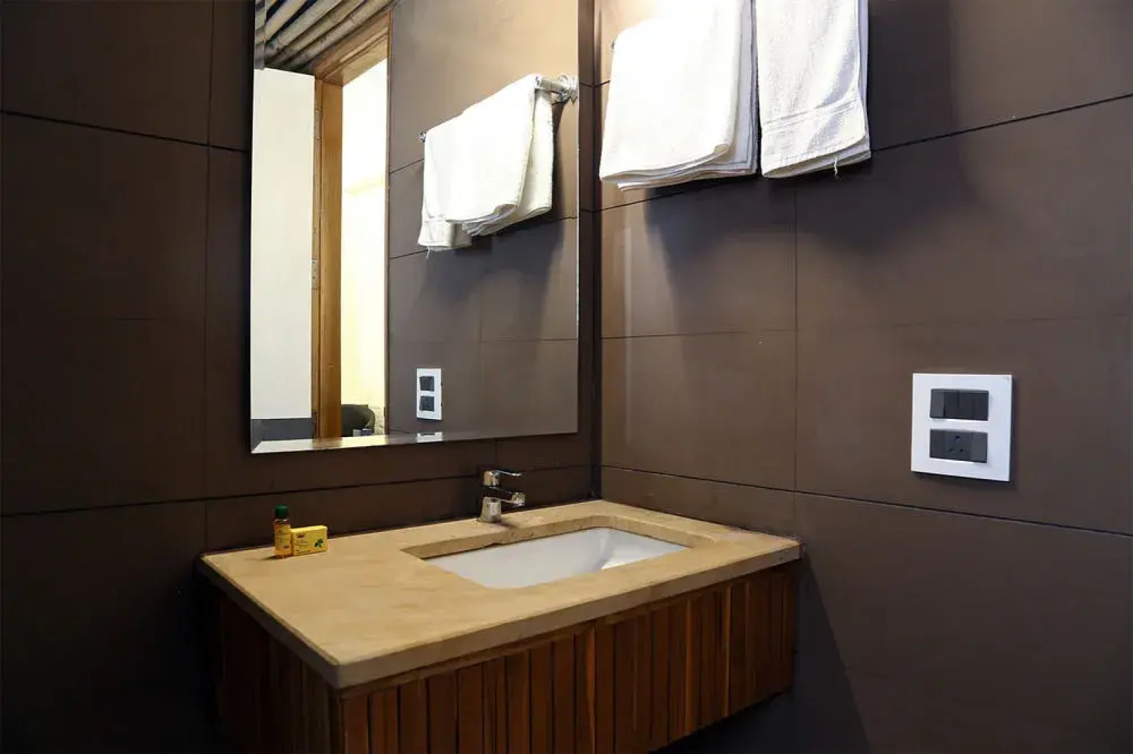 FabHotel Huda Sushant Lok