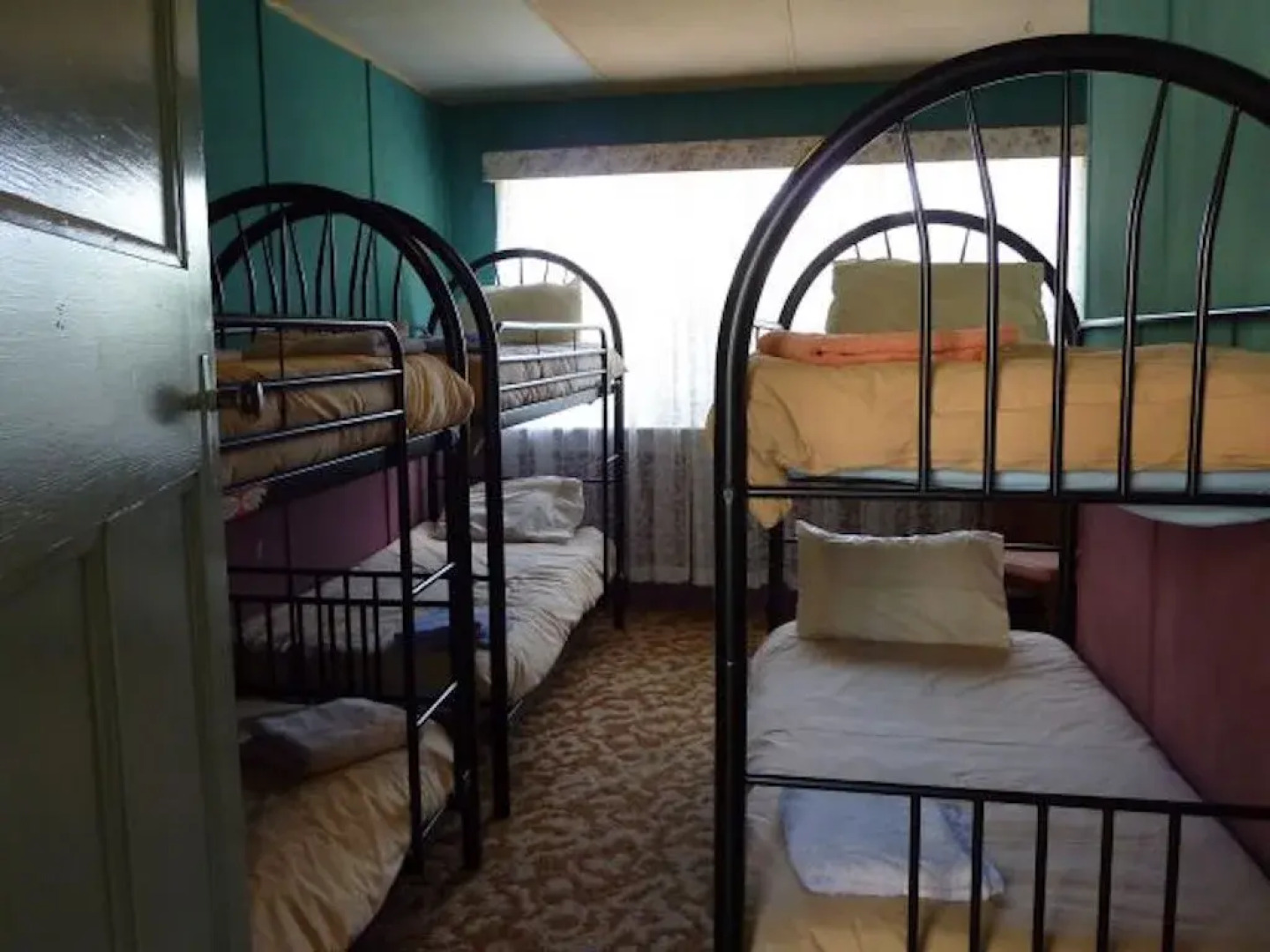 Little River Inn - Hostel