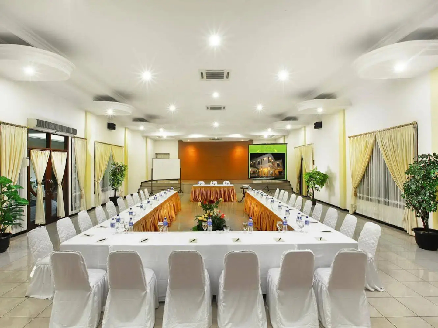 Ning Tidar Hotel