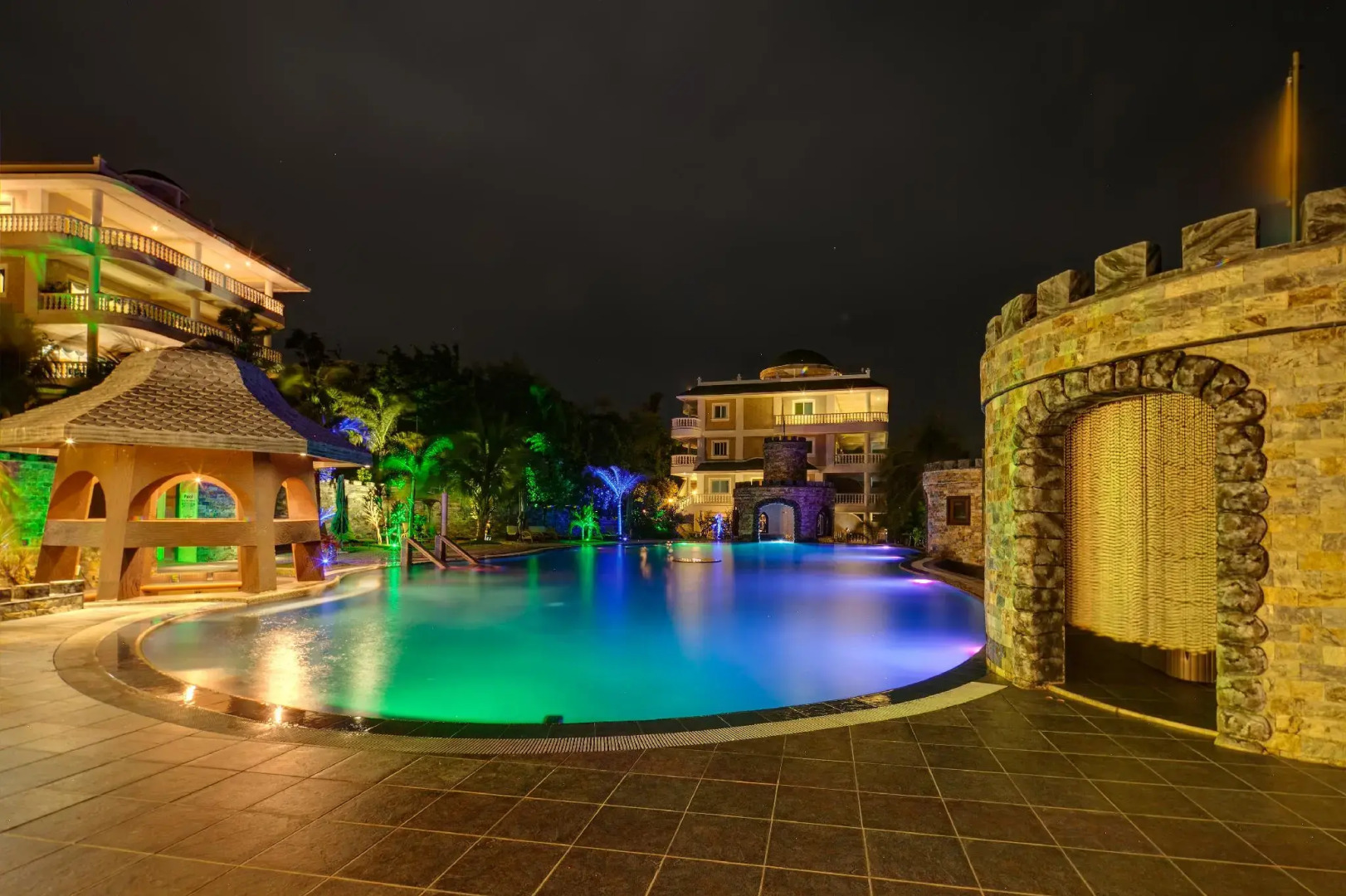 Lingganay Boracay Hotel Resort