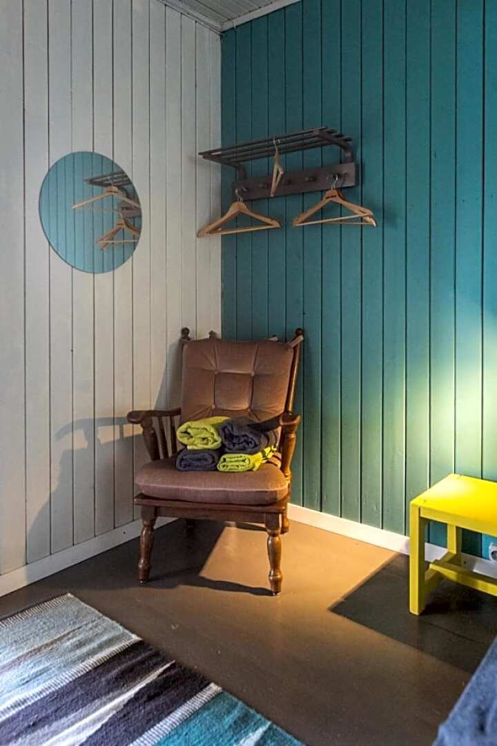 Saarj¿e puhkemaja tuba koos hommikus¿¿giga