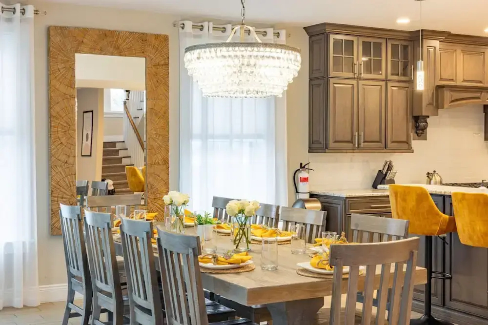 Spacious 6BR Beach Home With Elevator Decks - Ideal for Family Holidays Winter Escapes