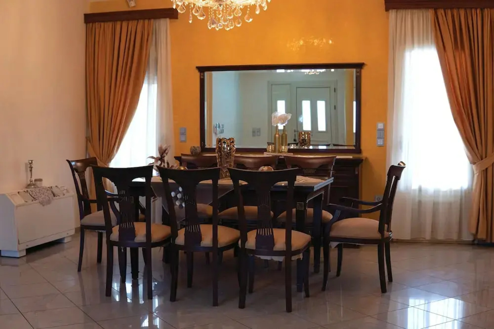 Beautiful Villa With Private Garden And Pool