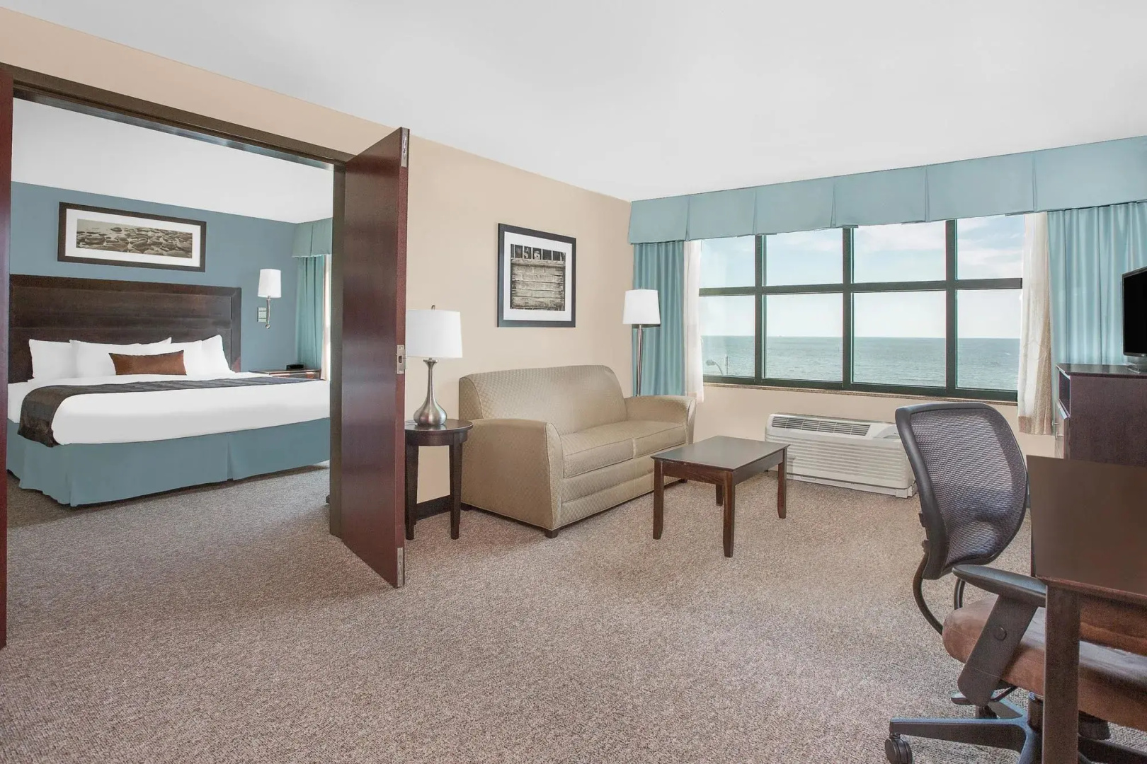 Holiday Inn Express Gulfport Beach by IHG