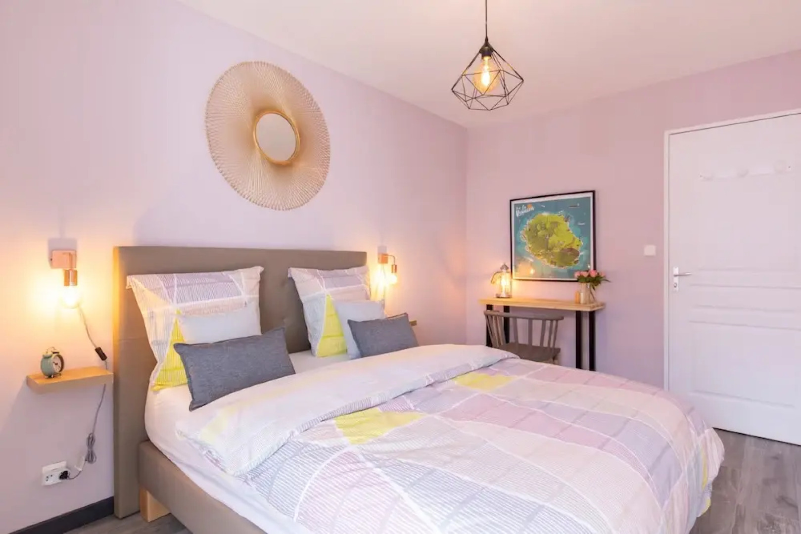 Zourite Factory - Apt design & calme