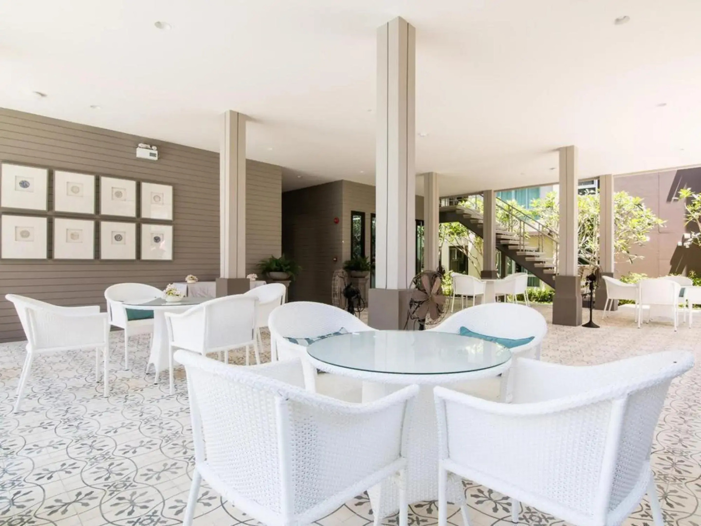 First Choice Suites By The Sea