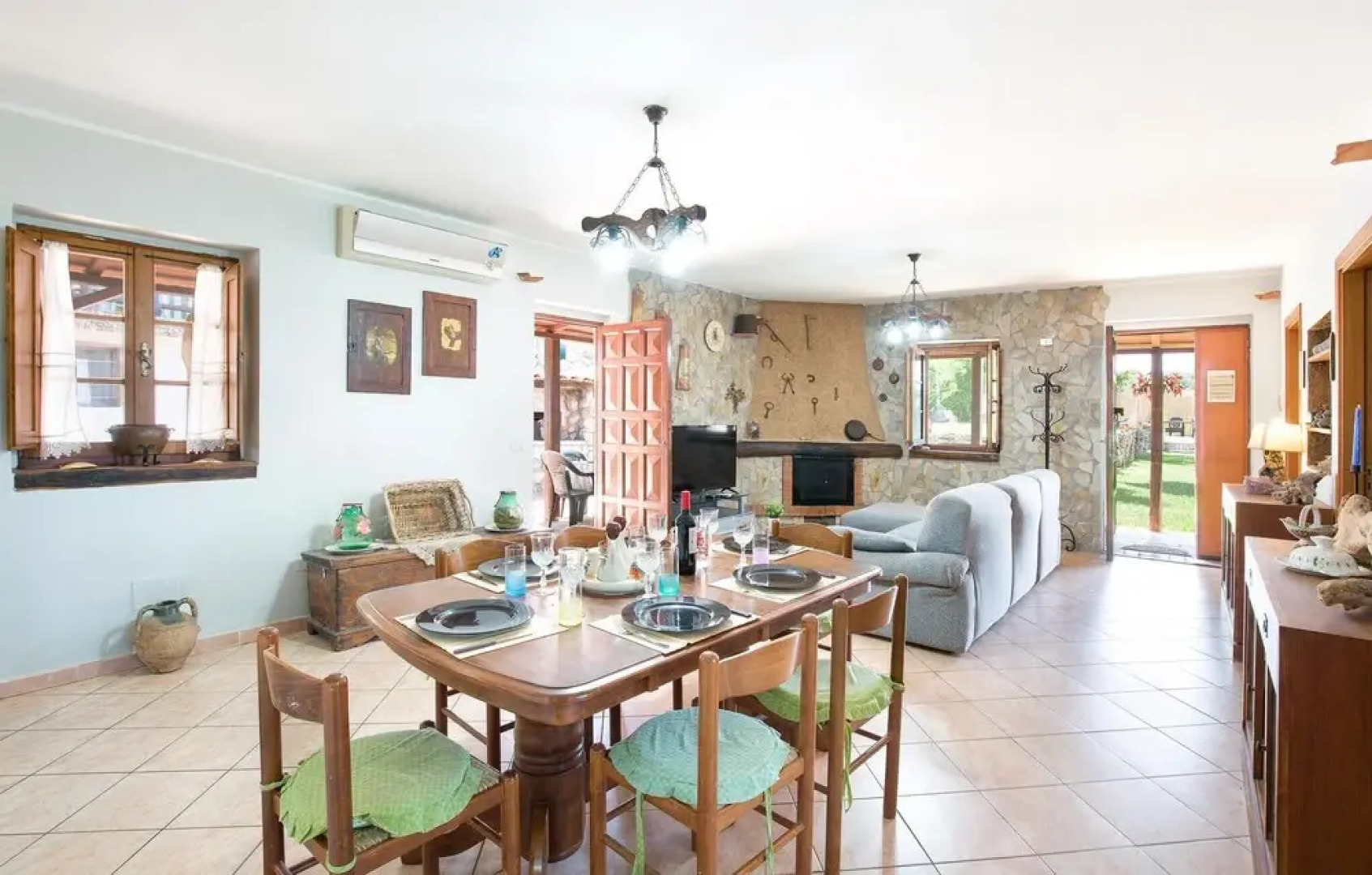 Stunning Home in Cittadella del Capo With 4 Bedrooms, Private Swimming Pool and Outdoor Swimming Pool