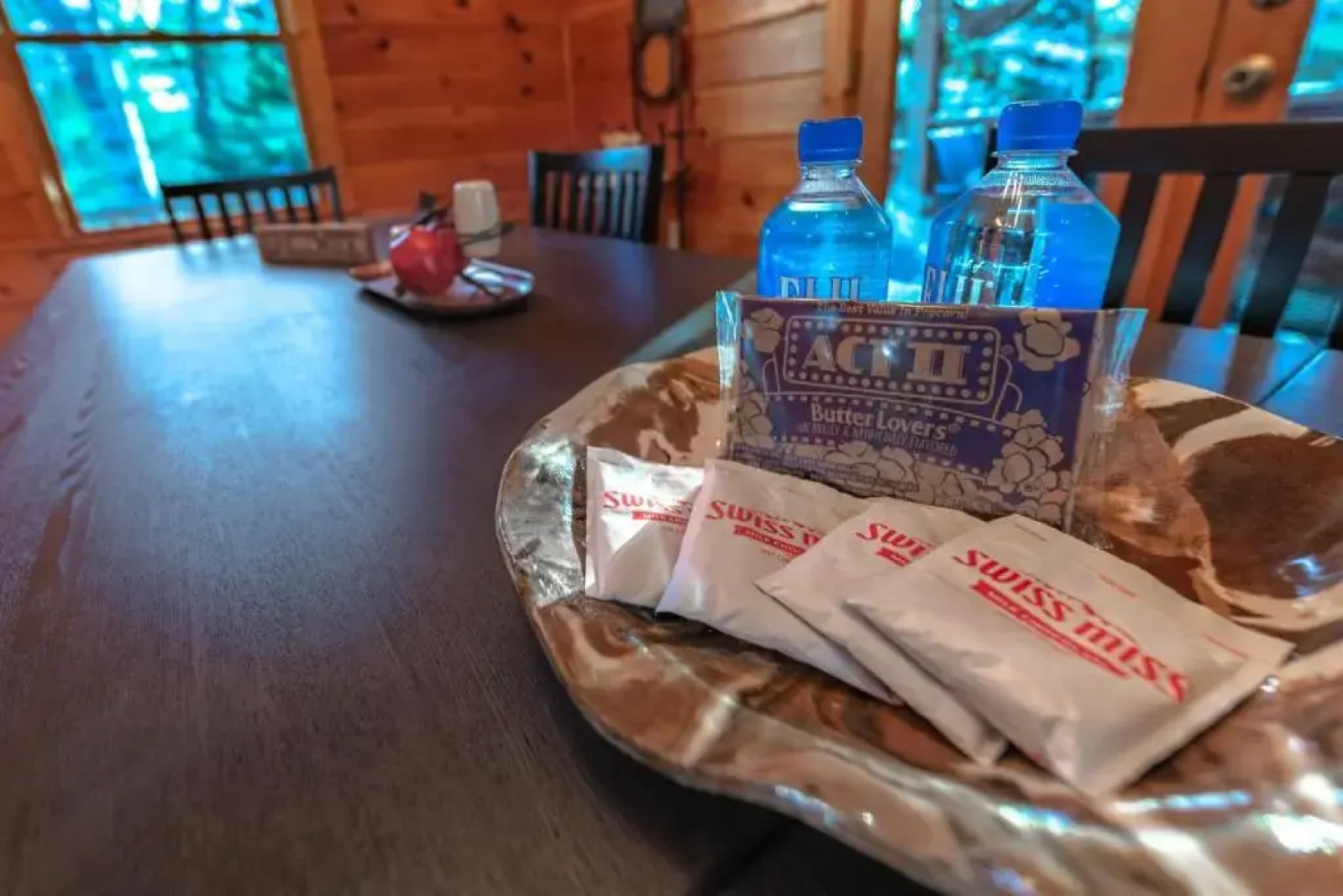 FAMILY FRIENDLY, Hot Tub, Fire pit, Pool Table, 2 Acres