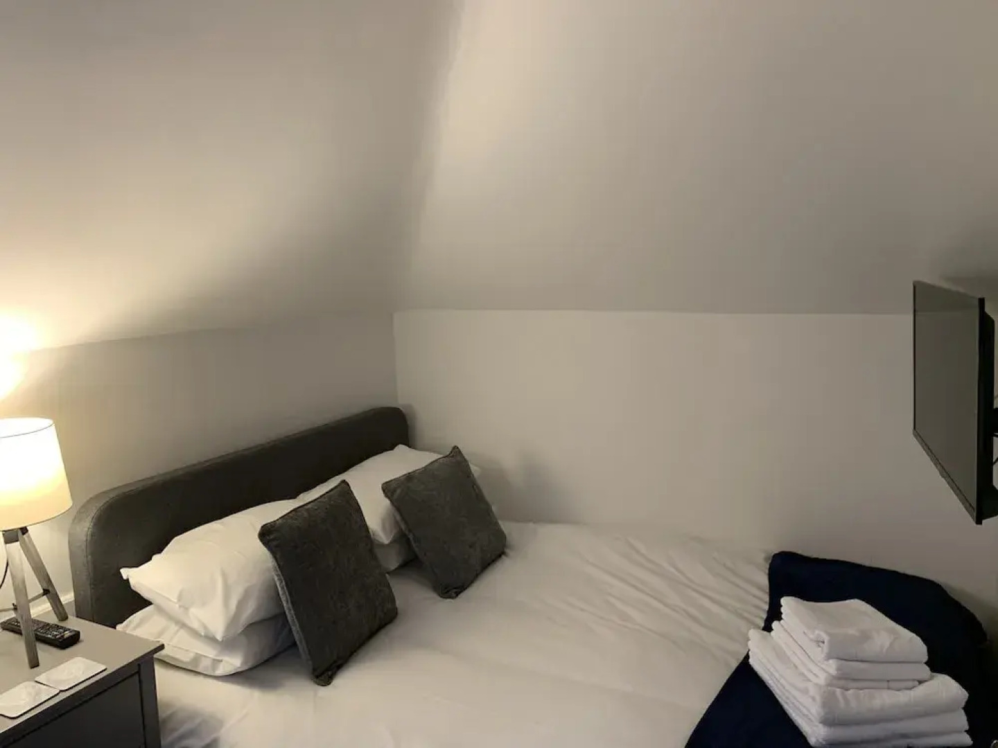 The Waves Bar Cafe B and B Hotel