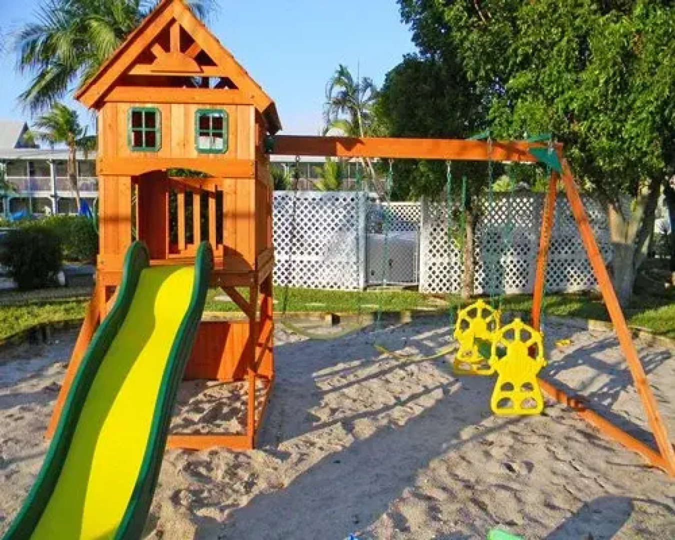 Surfrider Beach Club