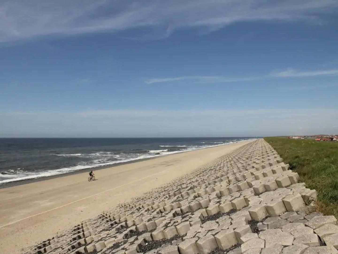 Unique Studio on Large Estate With sea View