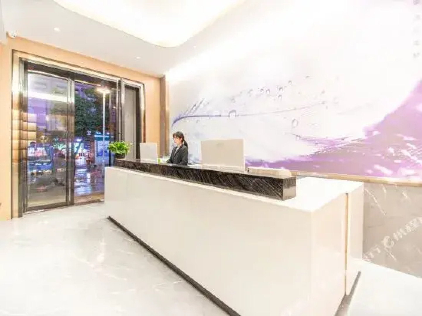 Chuxing Hotel  Jingmen Hongyuan  Jiancai