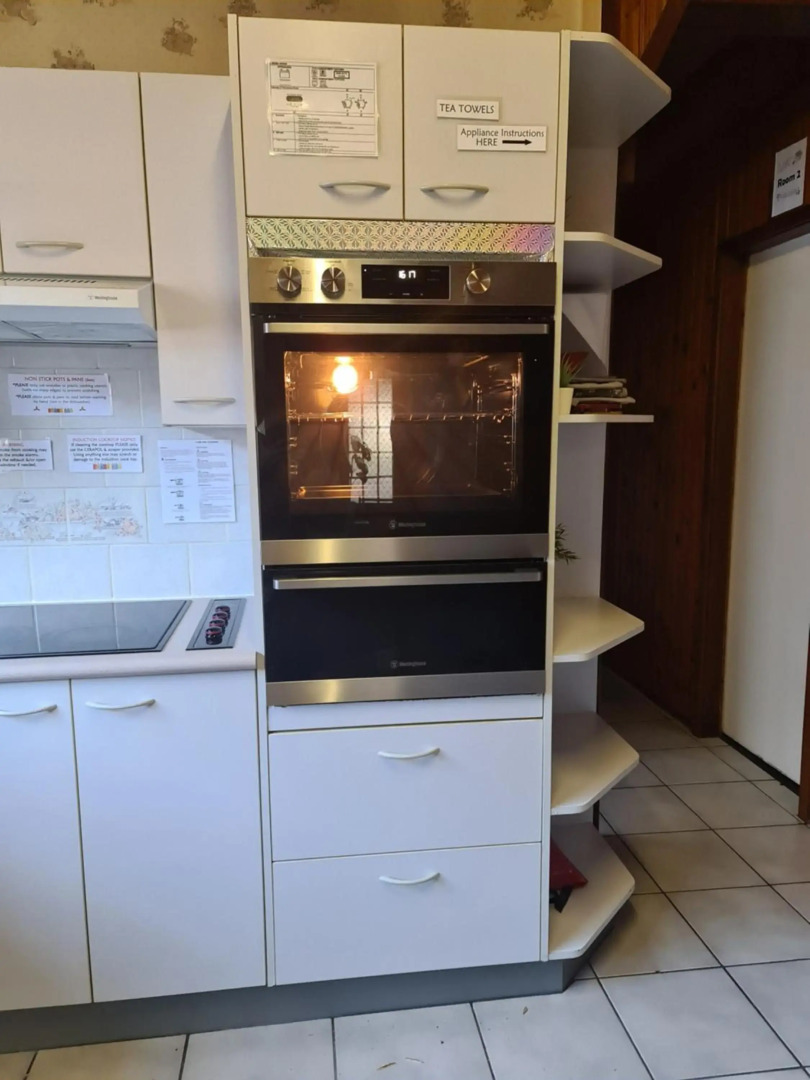 WOODY Pt - AMAZING 1970's SHARE HOUSE BY THE SEA-3 rooms available!