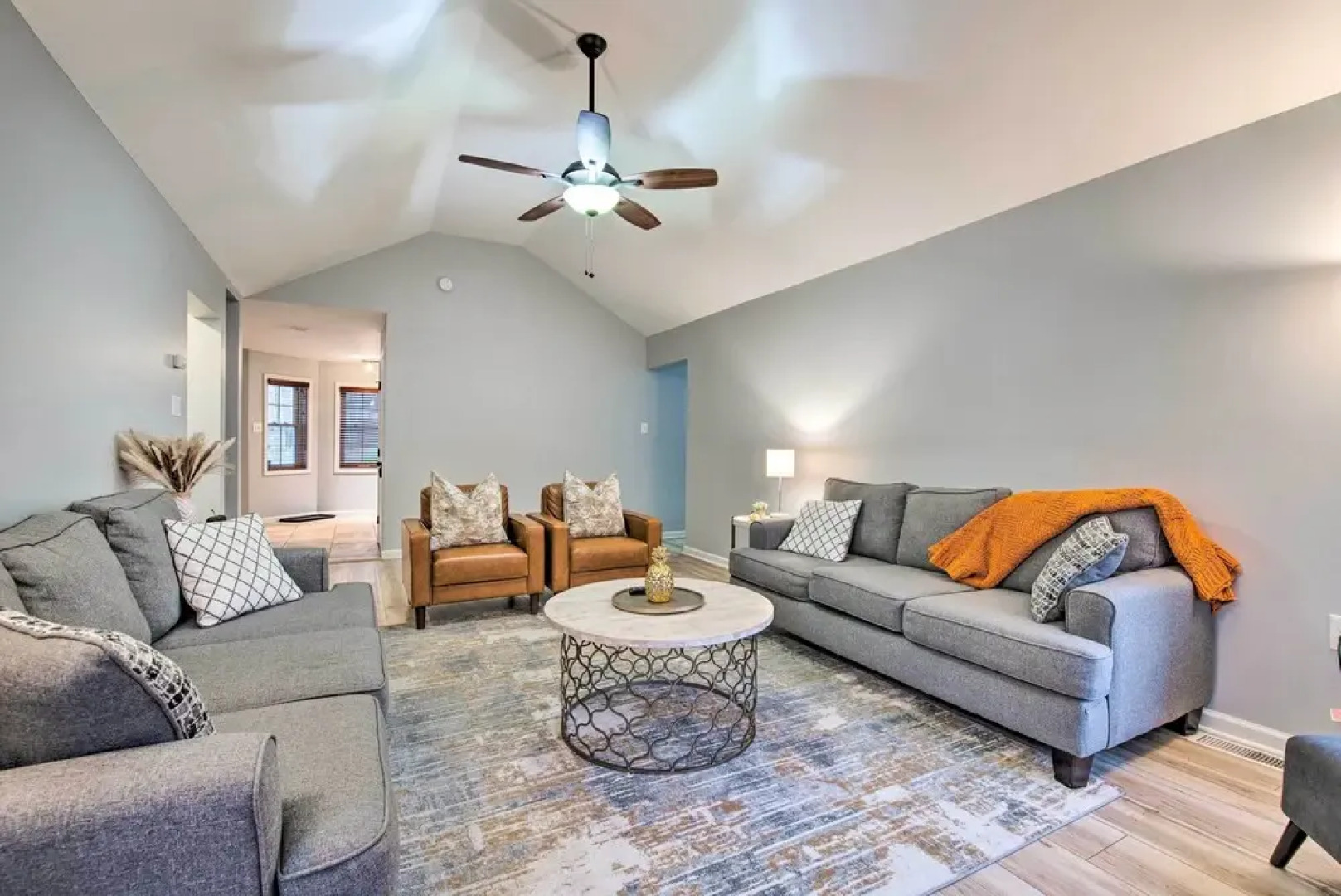 Beautiful Pocono Lake Cottage w/ Game Room!