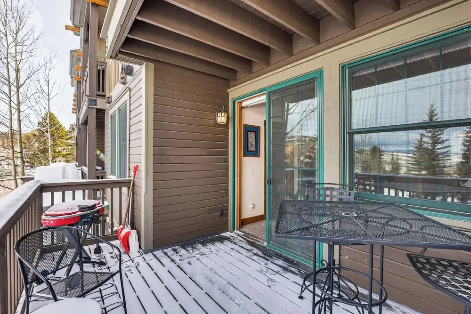 Ski-in/ski-out Granby Ranch Condo w/ Pool Access