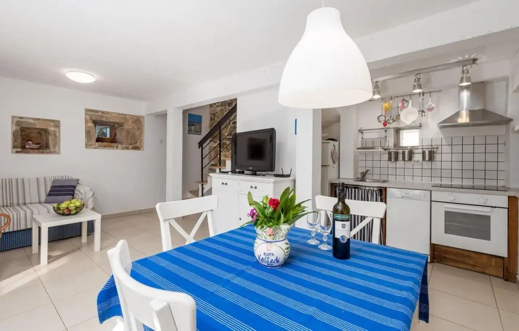 Beautiful Home in Brzac With Wifi and 2 Bedrooms