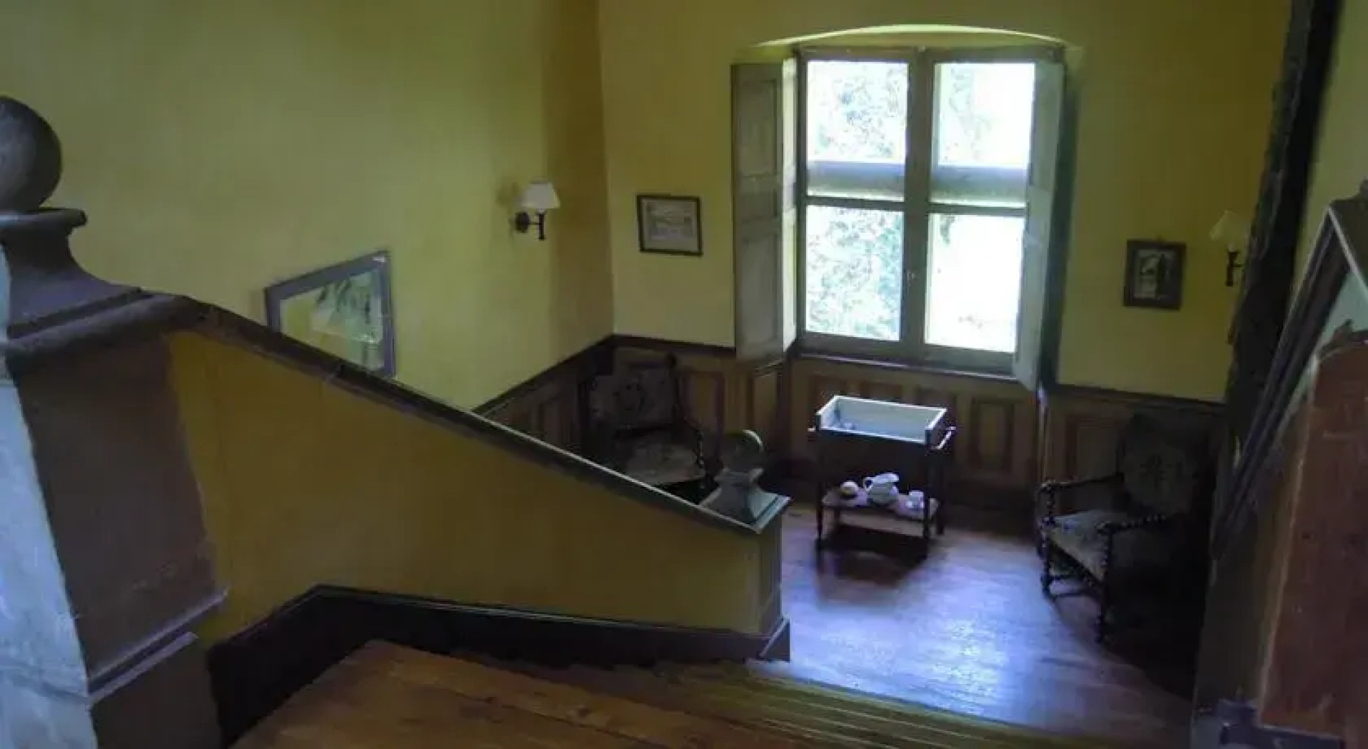 Le Castel De Burlats