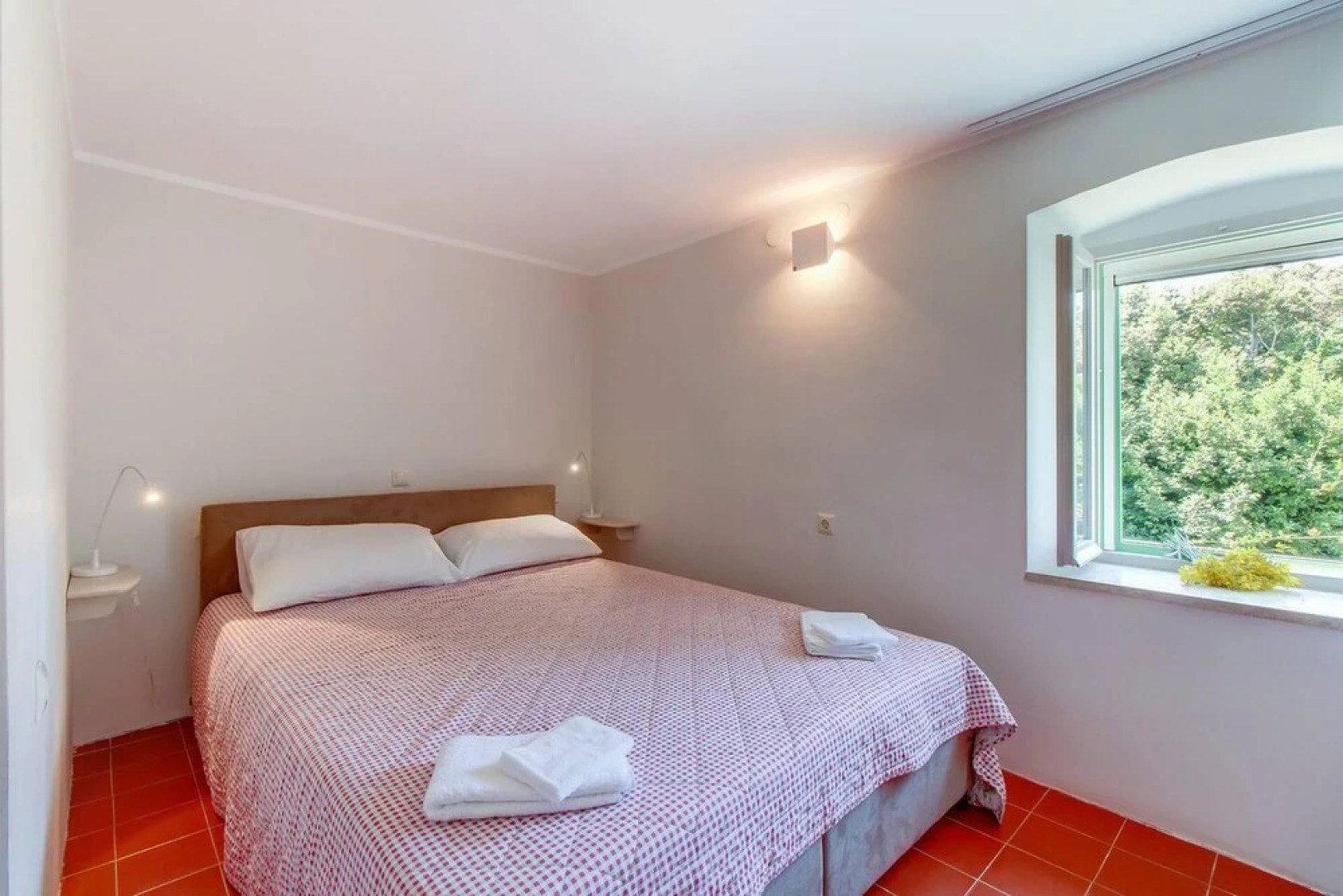 Lovely 15th Century Apartment in Osor