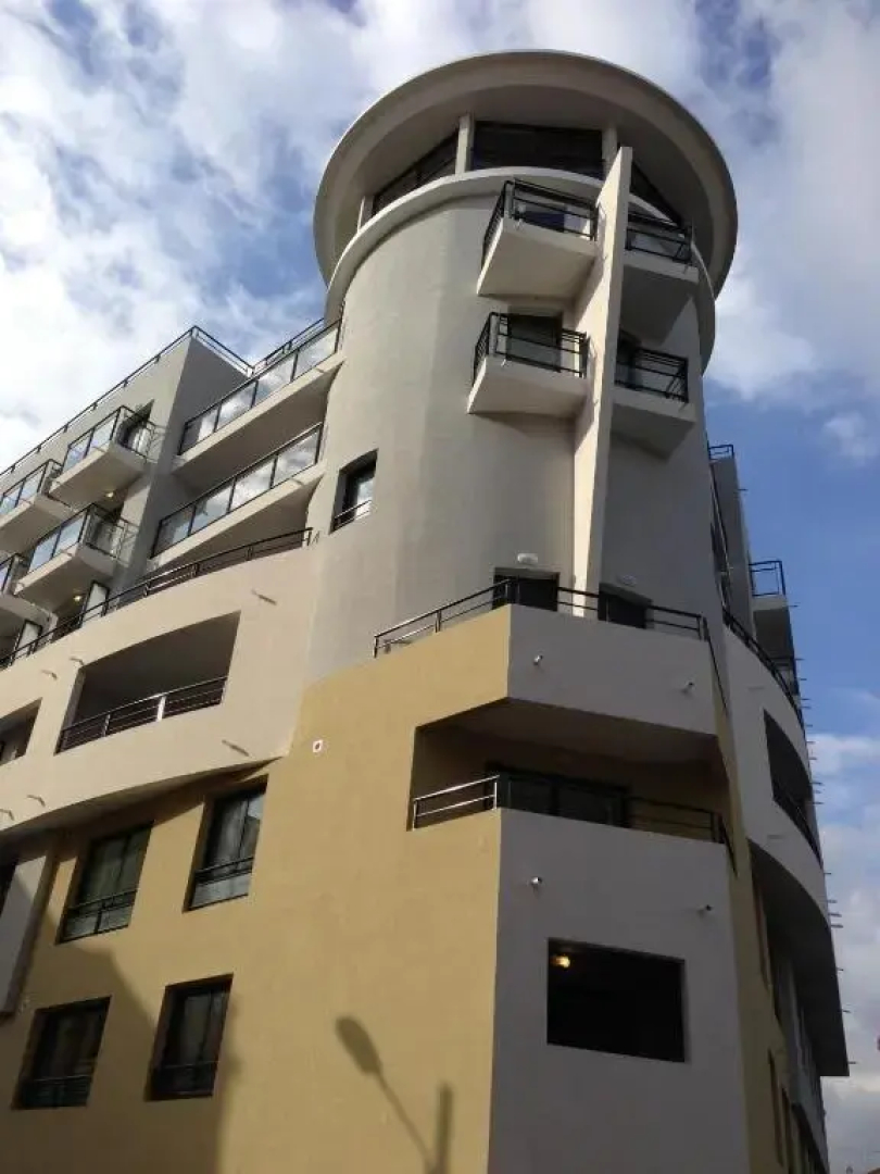 Unique a Cannes
