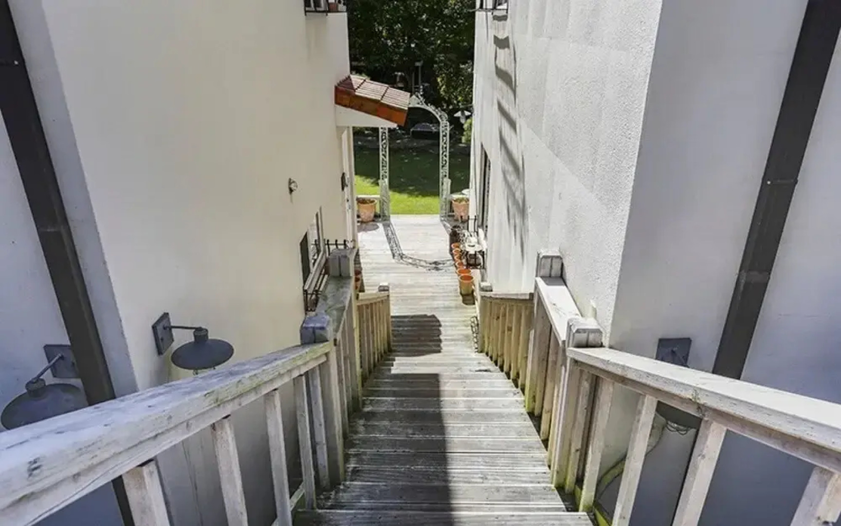 Gurye Deulangil Pension