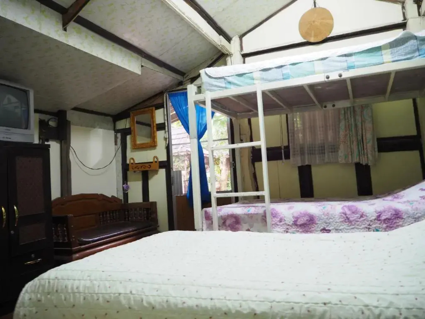 Three J Guesthouse