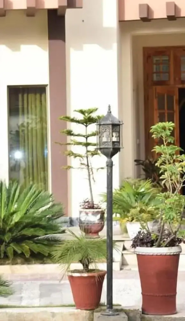 Royal Emirates Residence