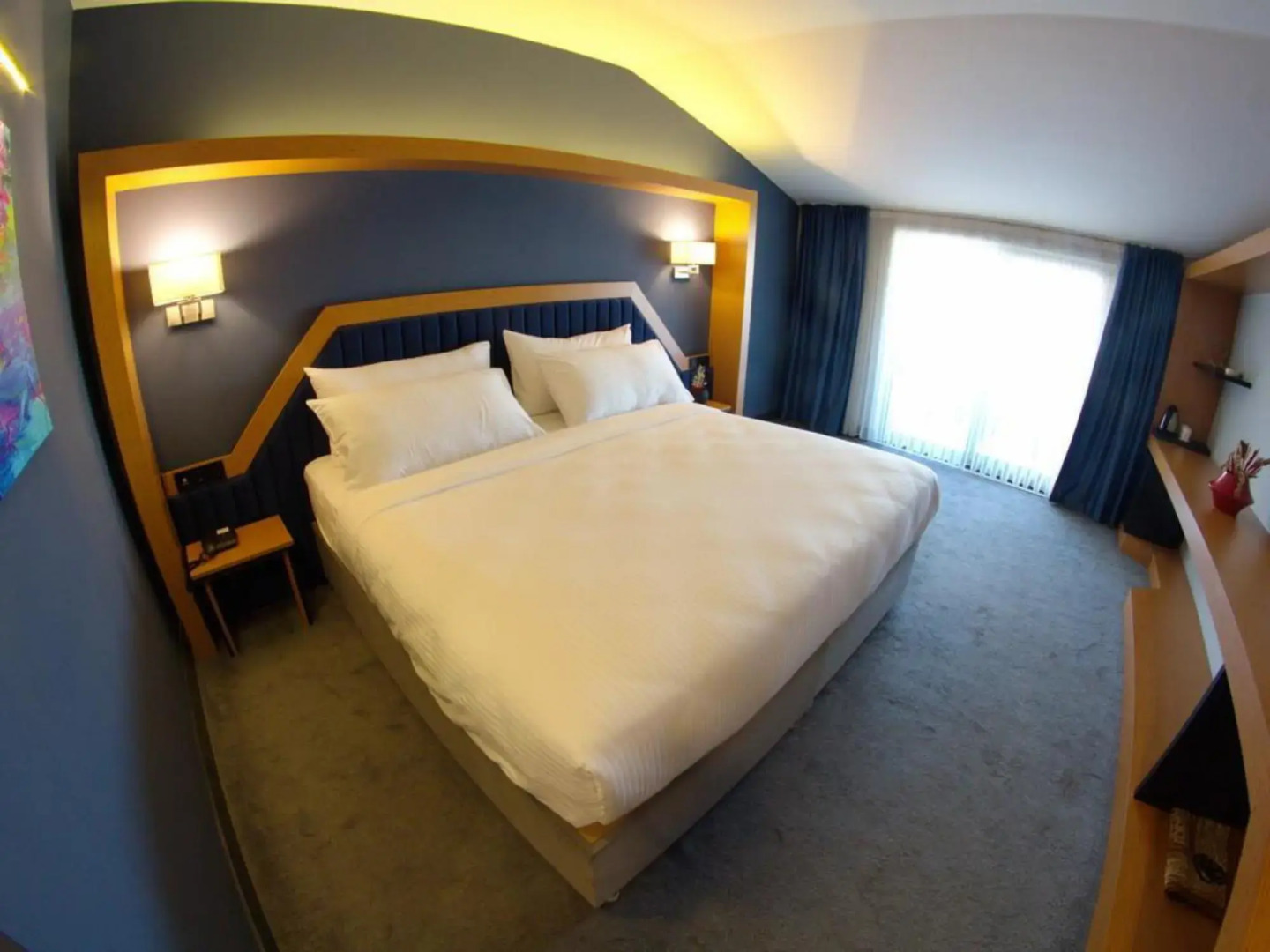 Roof 264 Hotel and Suites