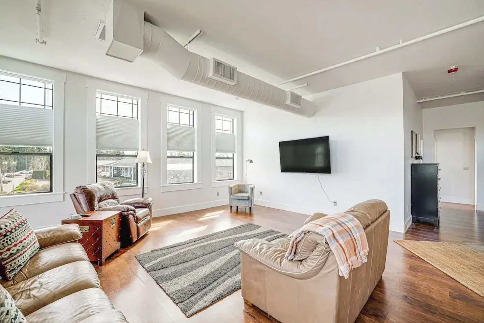 Modern Blaine Condo Rental < 1 Mi to Boat Harbor!