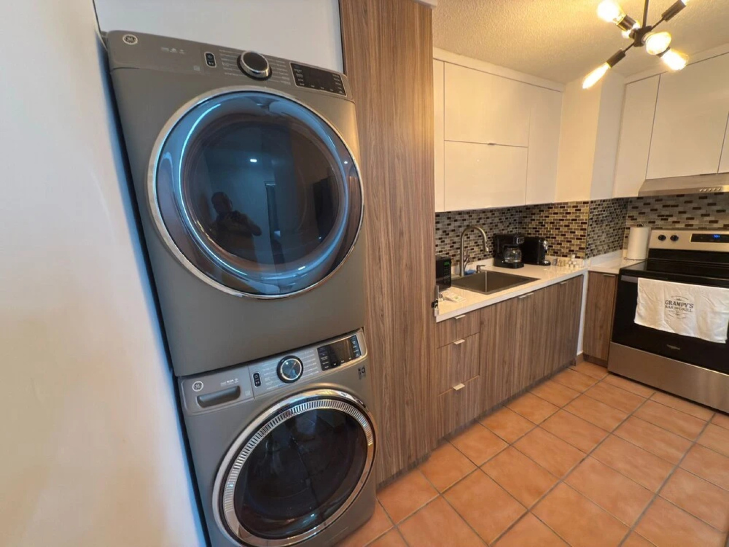 3 Bed 1 Bath 1 Park Plaza Universidad