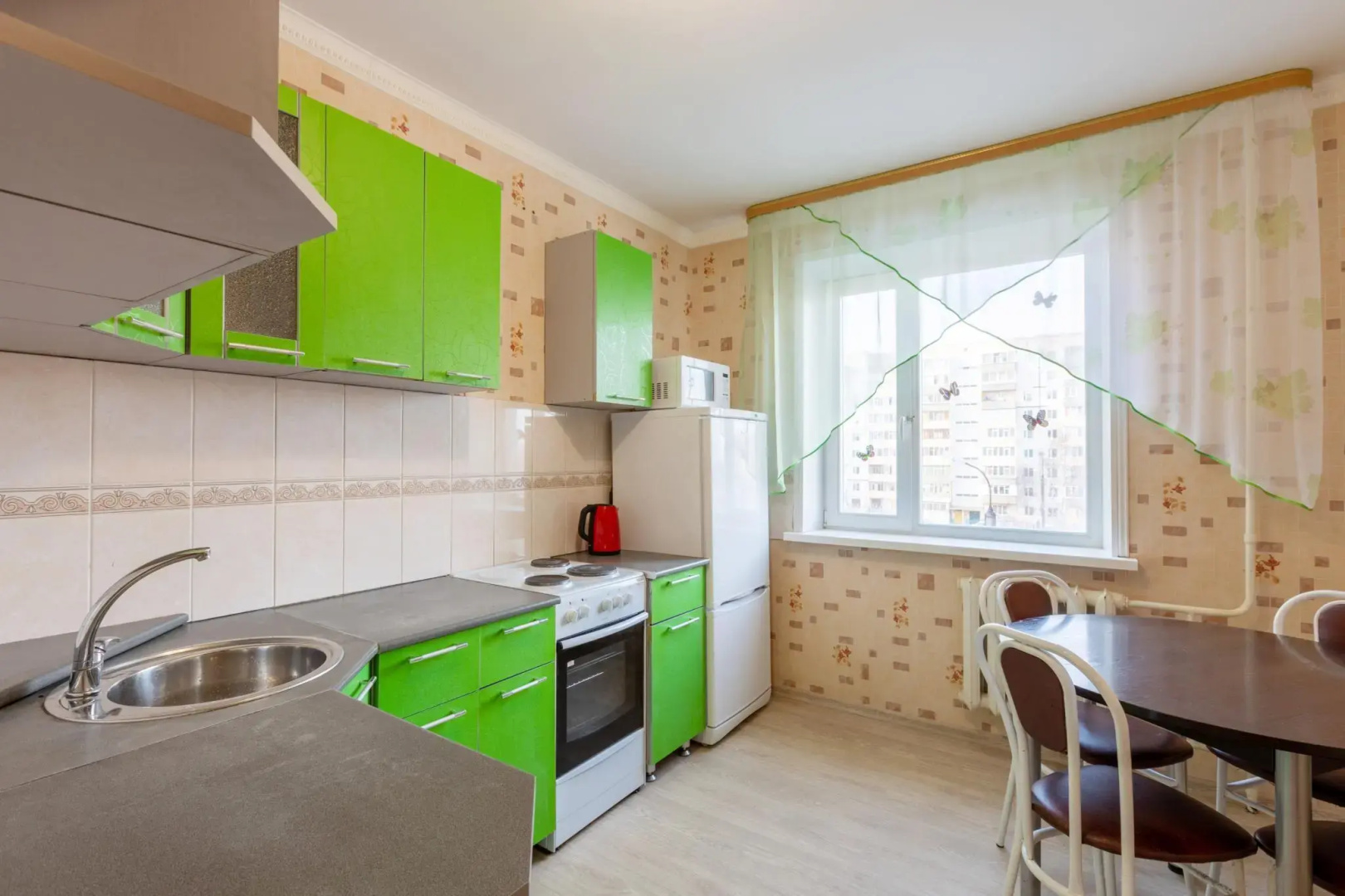 Сутки24 в 7-м микрорайоне 12А