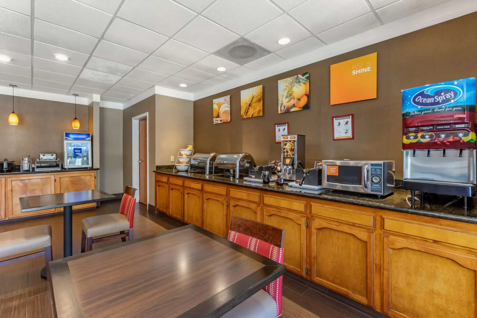 Comfort Suites Visalia Convention Center
