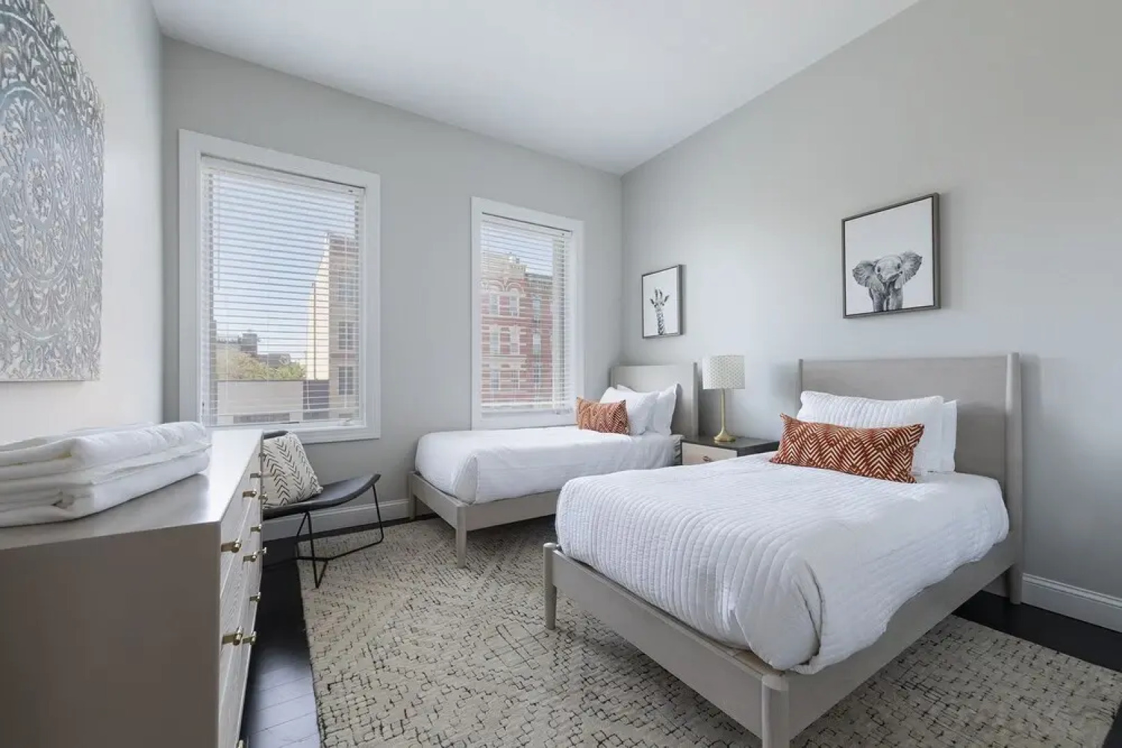 Large Stylish 3BR Loft on Cobblestone Ln Near NYC